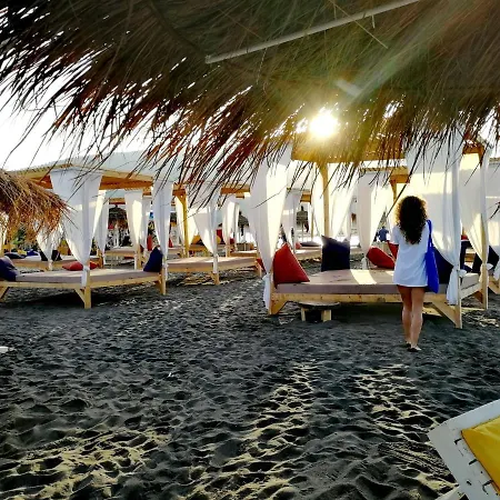 Casa * Velipoje