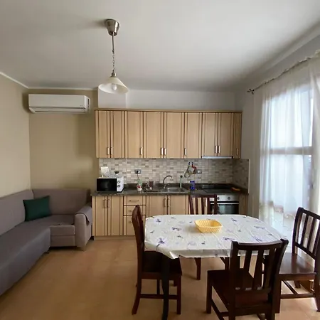 Casa Velipojë